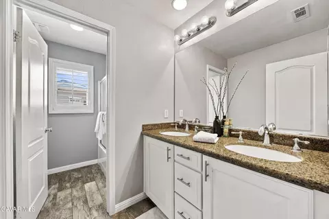 Bath - 111 Elderberry Ct, Tehachapi, CA 93561 photo 4 of 4