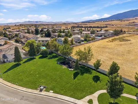 View/Area - 111 Elderberry Ct, Tehachapi, CA 93561 photo 6 of 6