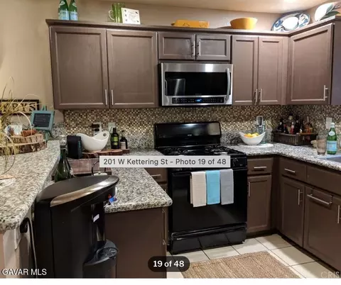 Kitchen - 201 W Kettering St, Lancaster, CA 93534 photo 5 of 7