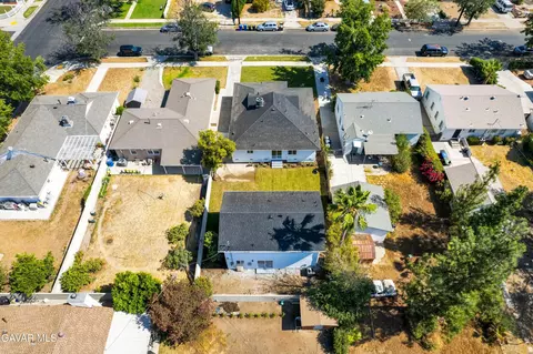 17116 Kingsbury St, Granada Hills, CA 91344