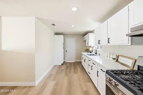 Entry Way - 343 E Lingard St, Lancaster, CA 93535 photo 1 of 4