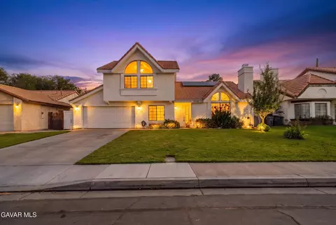 42502 52nd St, Quartz Hill, CA 93536