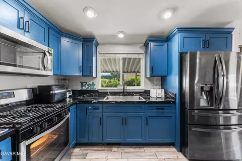 27361 Sierra Hwy #SPC 57, Canyon Country, CA 91351