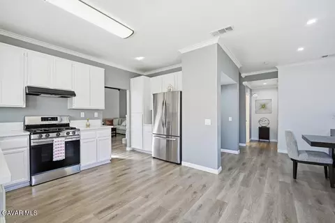 Entry Way - 45664 Balmoral Ct, Lancaster, CA 93534 photo 4 of 7