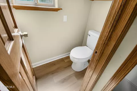 Bath - 1310 Caren Ct, Lancaster, CA 93534 photo 12 of 12