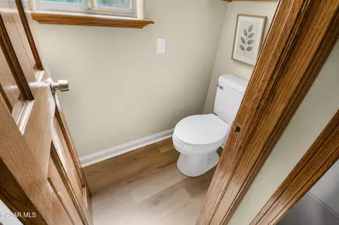 Bath - 1310 Caren Ct, Lancaster, CA 93534 photo 11 of 12