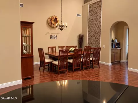 Dining - 2233 Avenida Del Mar, Lancaster, CA 93535 photo 2 of 2