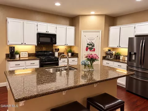 Kitchen - 2233 Avenida Del Mar, Lancaster, CA 93535 photo 1 of 1