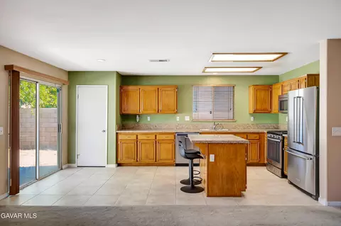 Kitchen - 1737 Minter Way, Lancaster, CA 93534 photo 1 of 5