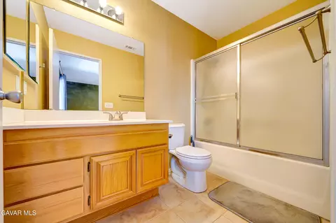 Bath - 1737 Minter Way, Lancaster, CA 93534 photo 1 of 2