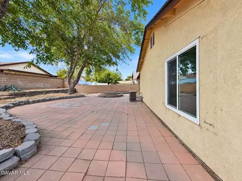 Exterior - 44721 Benald St, Lancaster, CA 93535 photo 10 of 11
