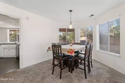 Dining - 1137 Redwood Ct, Tehachapi, CA 93561 photo 1 of 2
