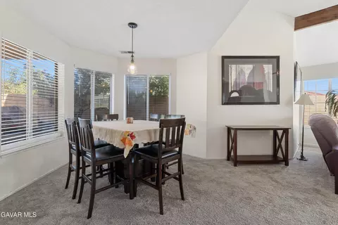 Dining - 1137 Redwood Ct, Tehachapi, CA 93561 photo 2 of 2