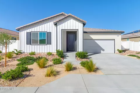 1561 E Holguin St, Lancaster, CA 93534