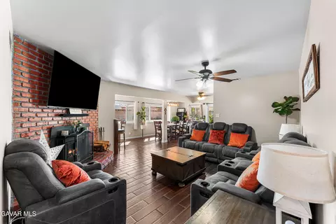 Living - 37730 Lasker Ave, Palmdale, CA 93550 photo 1 of 3