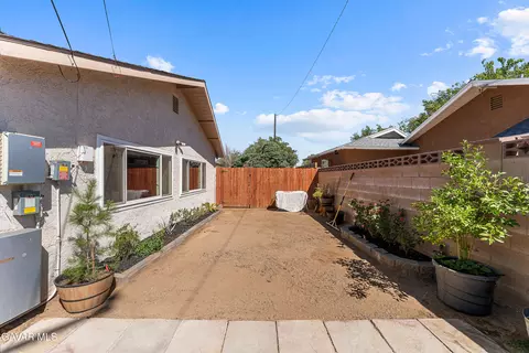 Exterior - 37730 Lasker Ave, Palmdale, CA 93550 photo 7 of 18