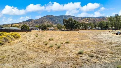 Kelso Court, Tehachapi, CA 93561 photo 2