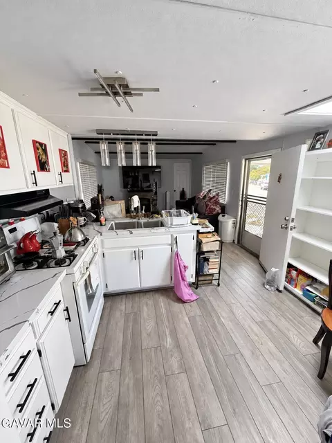 Kitchen - 37311 47th St #191, Palmdale, CA 93552 photo 2 of 2