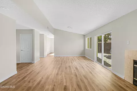 Living - 5168 Blue Sage Dr, Palmdale, CA 93552 photo 2 of 5