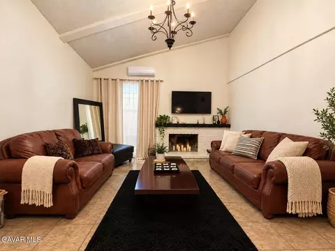 Living - 44638 13th St, Lancaster, CA 93535 photo 2 of 2