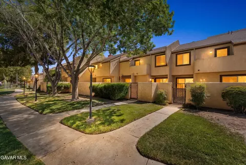 1830 E Avenue J2 #3, Lancaster, CA 93535
