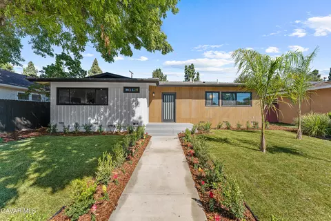 16043 Tuba St, North Hills, CA 91343