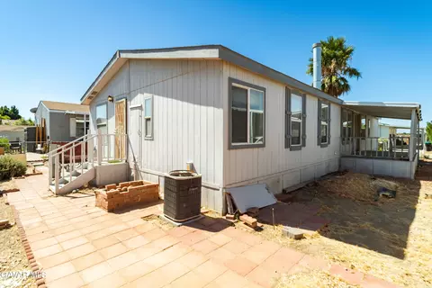 Exterior - 45465 25th St #SPC 100, Lancaster, CA 93535 photo 5 of 8