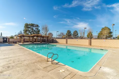Exterior - 45465 25th St #SPC 100, Lancaster, CA 93535 photo 7 of 8
