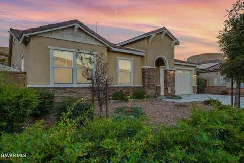 37306 Paintbrush Dr, Palmdale, CA 93551
