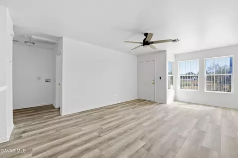 Living - 45019 N Division St, Lancaster, CA 93535 photo 2 of 3