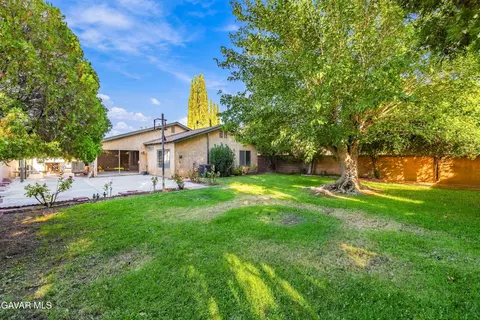 Exterior - 44650 E 11th St, Palmdale, CA 93550 photo 2 of 3