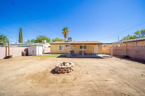 Exterior - 44745 E 6th St, Lancaster, CA 93535 photo 2 of 7