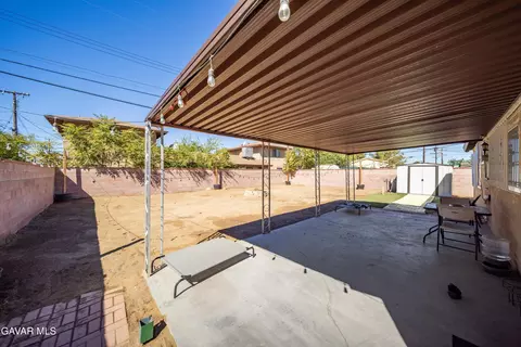 Exterior - 44745 E 6th St, Lancaster, CA 93535 photo 5 of 7