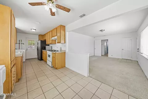 Other - 44745 E 6th St, Lancaster, CA 93535 photo 2 of 7
