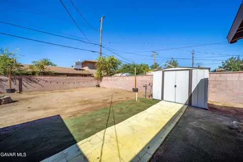 Exterior - 44745 E 6th St, Lancaster, CA 93535 photo 4 of 7