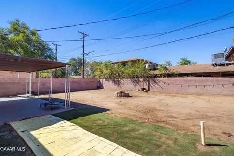 Exterior - 44745 E 6th St, Lancaster, CA 93535 photo 3 of 7