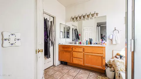 Bath - 1772 Windermere Dr, Lancaster, CA 93534 photo 1 of 4