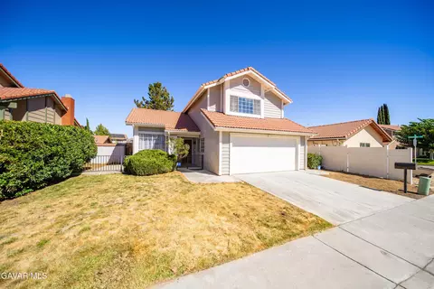 Exterior - 1134 Elm St, Tehachapi, CA 93561 photo 2 of 5