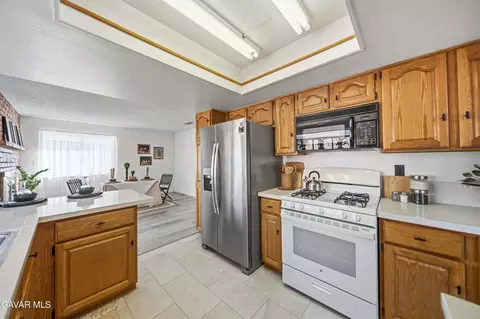 Kitchen - 1134 Elm St, Tehachapi, CA 93561 photo 2 of 6