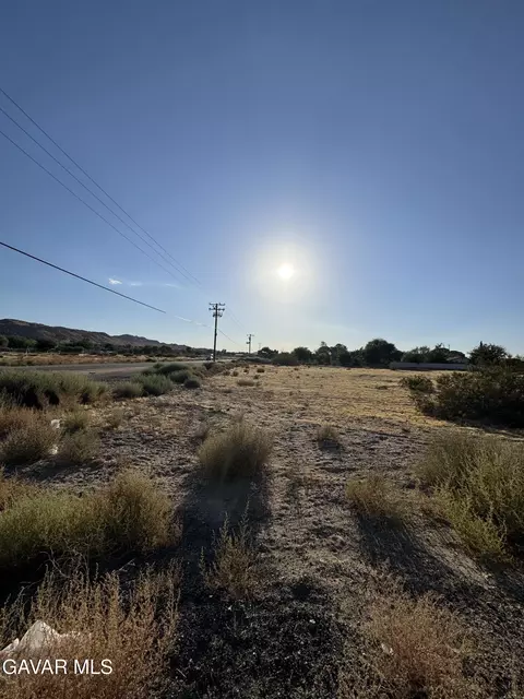 Ave O E, Lancaster, CA 93536 photo 2