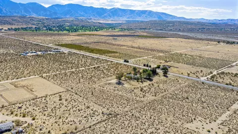 View/Area - 33036 E 165th St, Llano, CA 93544 photo 2 of 10