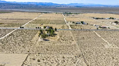 View/Area - 33036 E 165th St, Llano, CA 93544 photo 3 of 10