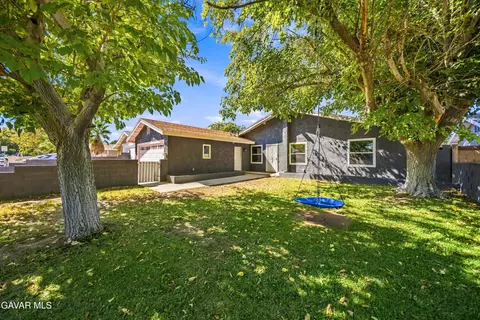 Exterior - 42915 Alep St, Lancaster, CA 93536 photo 6 of 6