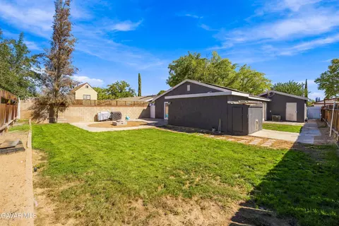 Exterior - 42915 Alep St, Lancaster, CA 93536 photo 5 of 6