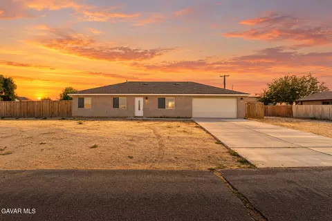 10016 Mendiburu Rd, California City, CA 93505