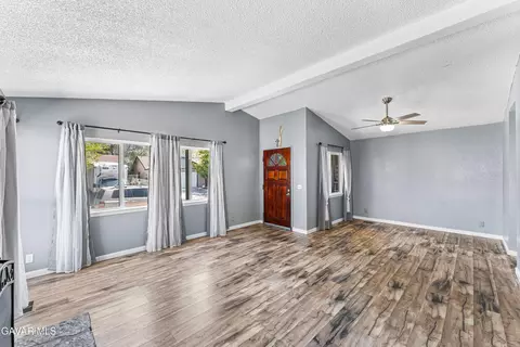 Living - 44117 Parkview Ln, Lancaster, CA 93535 photo 6 of 8