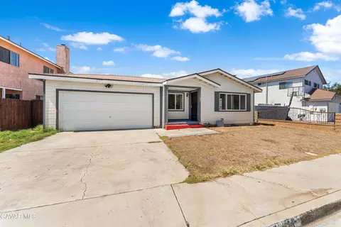 Exterior - 44117 Parkview Ln, Lancaster, CA 93535 photo 6 of 6