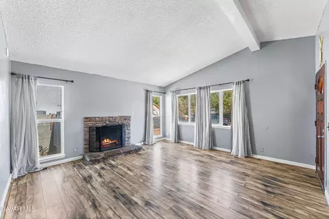 Living - 44117 Parkview Ln, Lancaster, CA 93535 photo 2 of 8