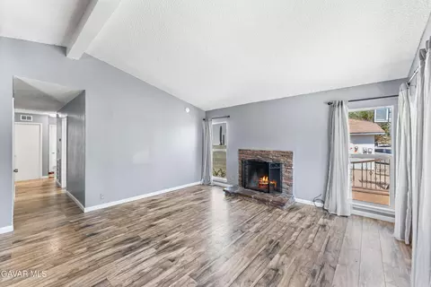Living - 44117 Parkview Ln, Lancaster, CA 93535 photo 4 of 8