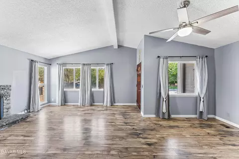 Living - 44117 Parkview Ln, Lancaster, CA 93535 photo 1 of 8